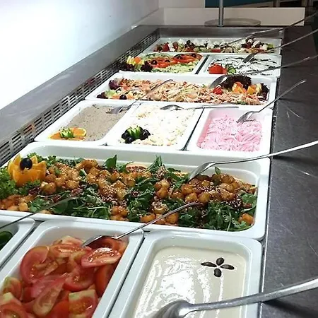 拉塔尼亚花园公寓式酒店