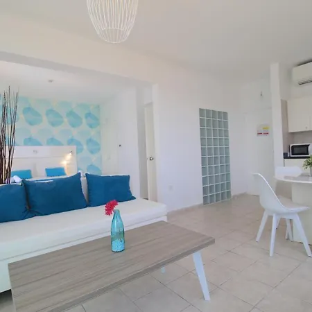 拉塔尼亚花园公寓式酒店 3*