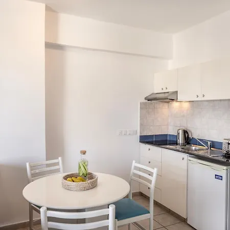Lantiana Gardens شقة فندقية بروتاراس