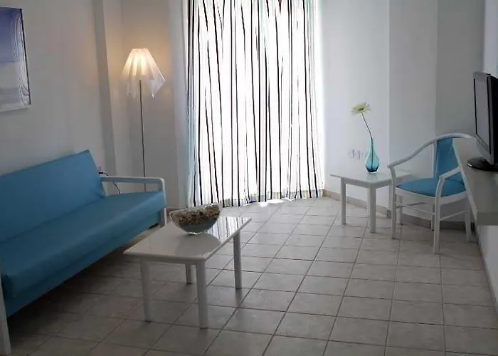 Lantiana Gardens Lägenhetshotell Protaras